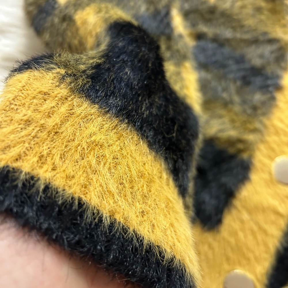 Truth Fuzzy Knit in Yellow and Black - Picture 4 of 7